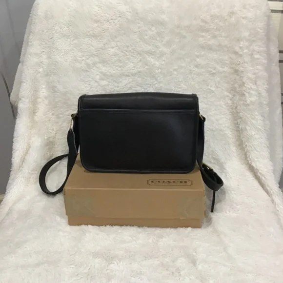 VTG Coach Dinky Black Leather Crossbody Shoulder Bag Minimalist Classic NYC - Picture 3 of 14